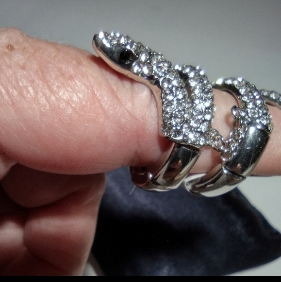 CRYSTAL Snake Silver Tone Stretch Ring NWT - Picture 4 of 5